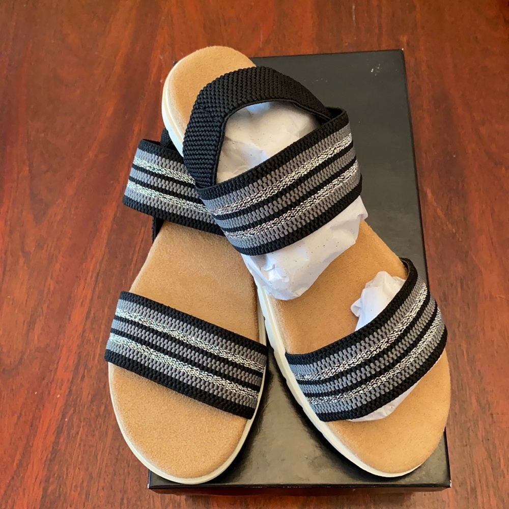 R2 Black Scarlett sandal